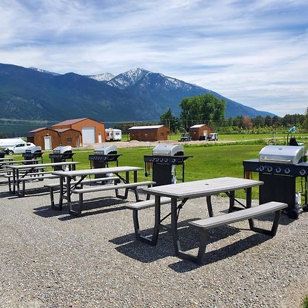 Glacier Acres Guest Ranch Motel Columbia Falls Exterior photo