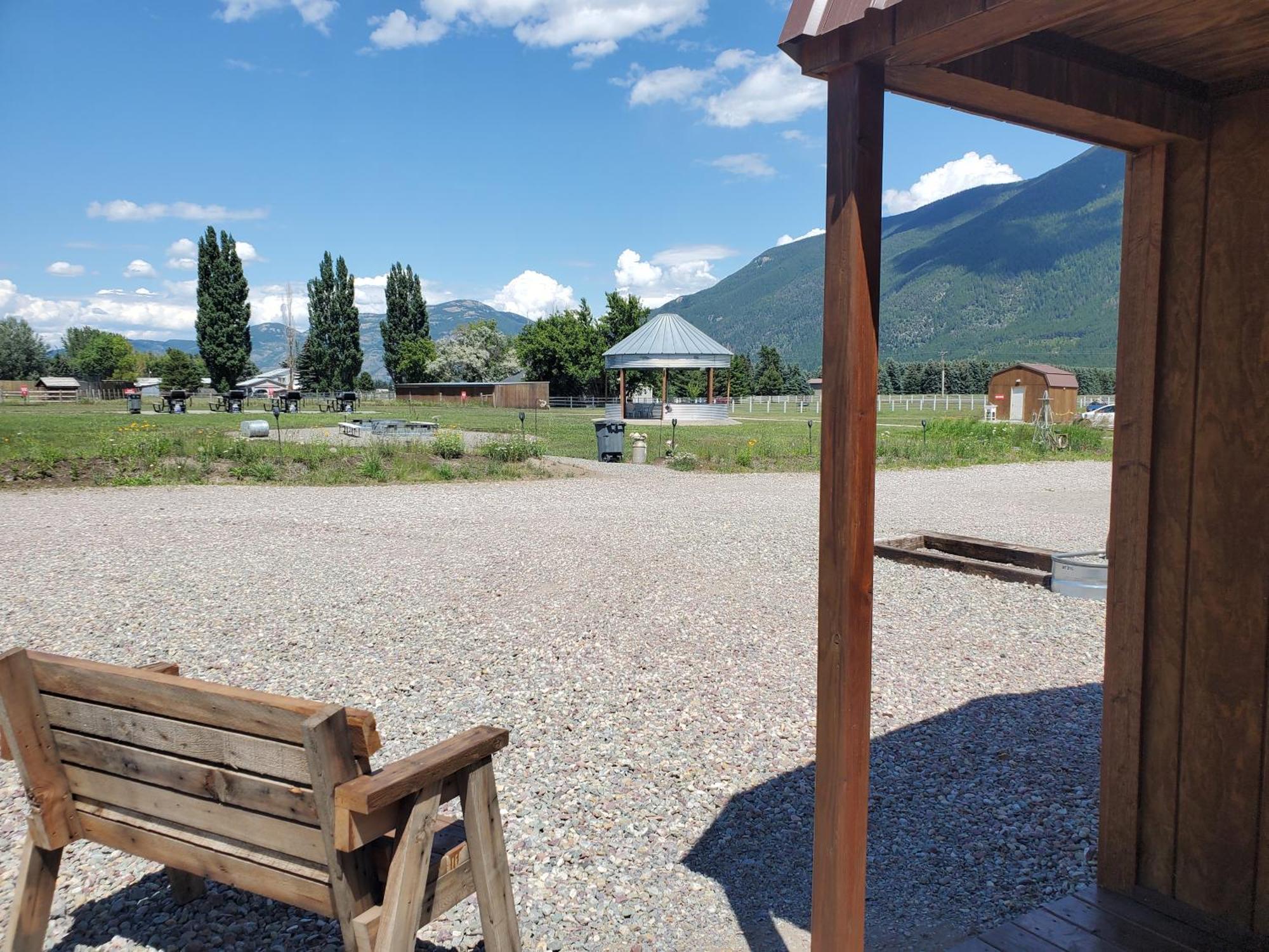 Glacier Acres Guest Ranch Motel Columbia Falls Exterior photo